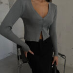 Çift Düğmeli V Yaka Triko Bluz