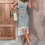 Kolsuz V Yaka Eteği Püsküllü Çizgi Desen Triko Elbise - Beyaz